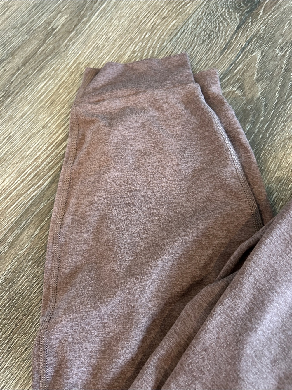 Vuori Women’s Joggers - Picture 3 of 7